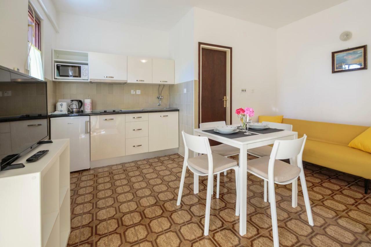 Apartmani Jordana 코미자 외부 사진