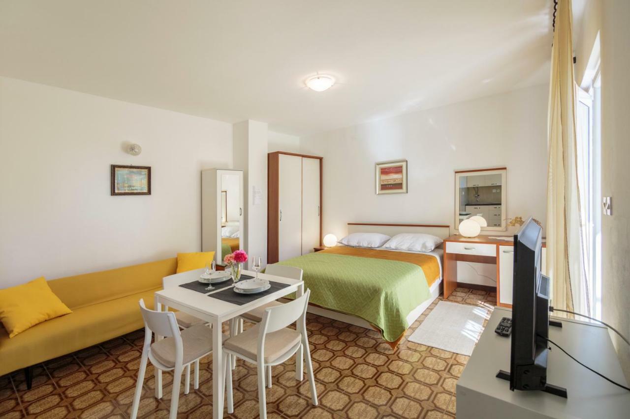 Apartmani Jordana 코미자 외부 사진